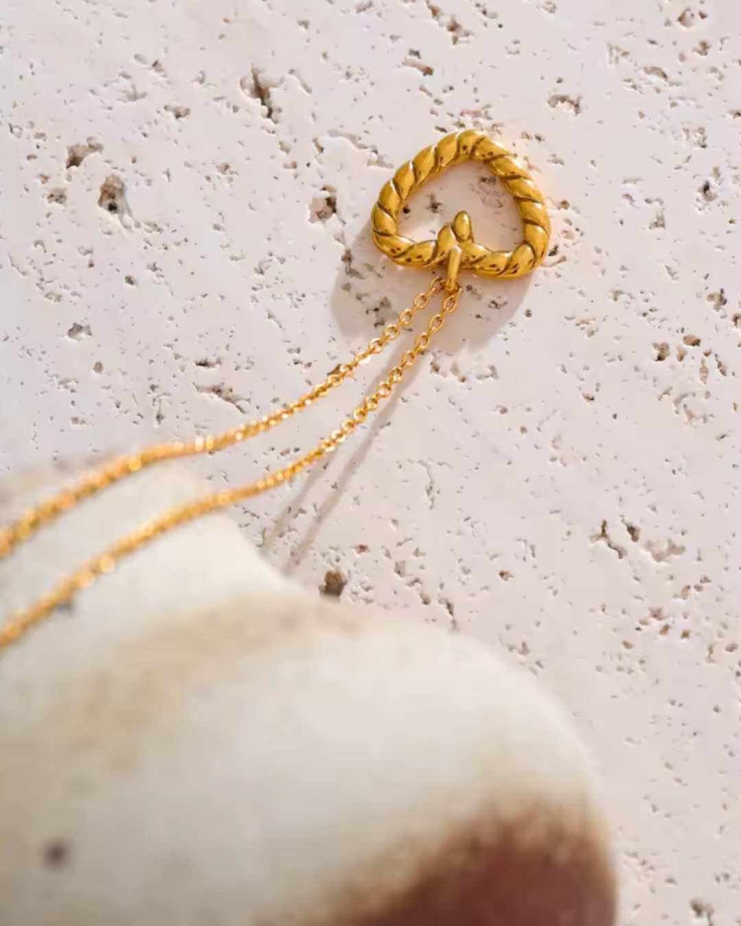 HEARTFELT KNOT