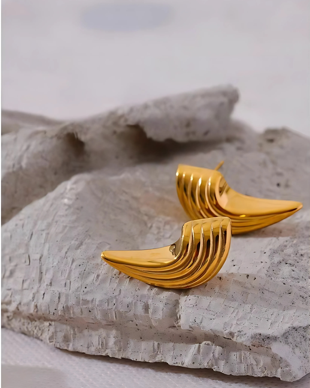 GOLD SWAY